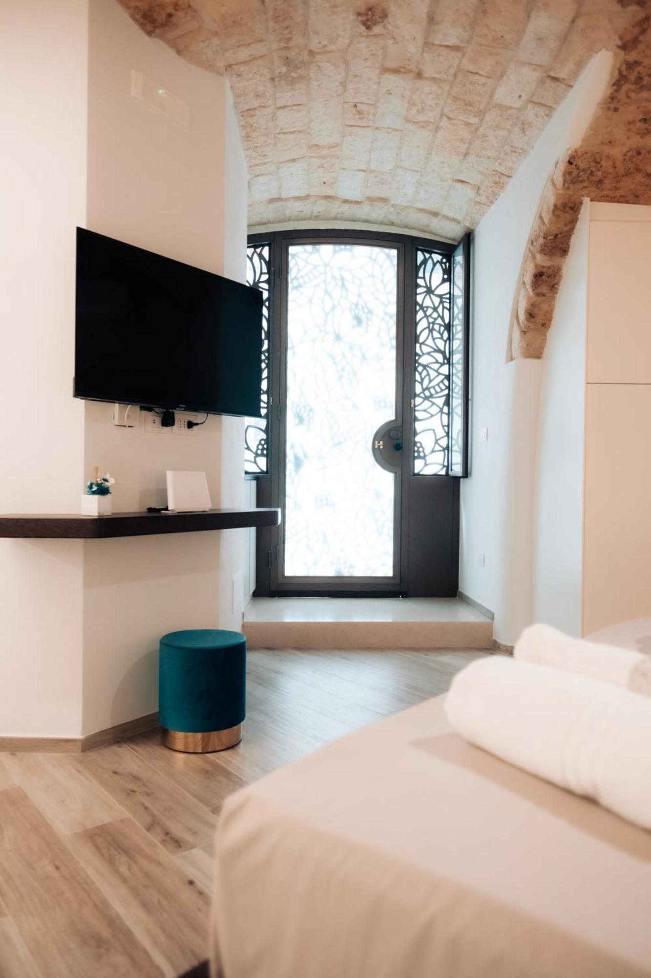 Timeless Apulian Luxury Suite Бари Экстерьер фото