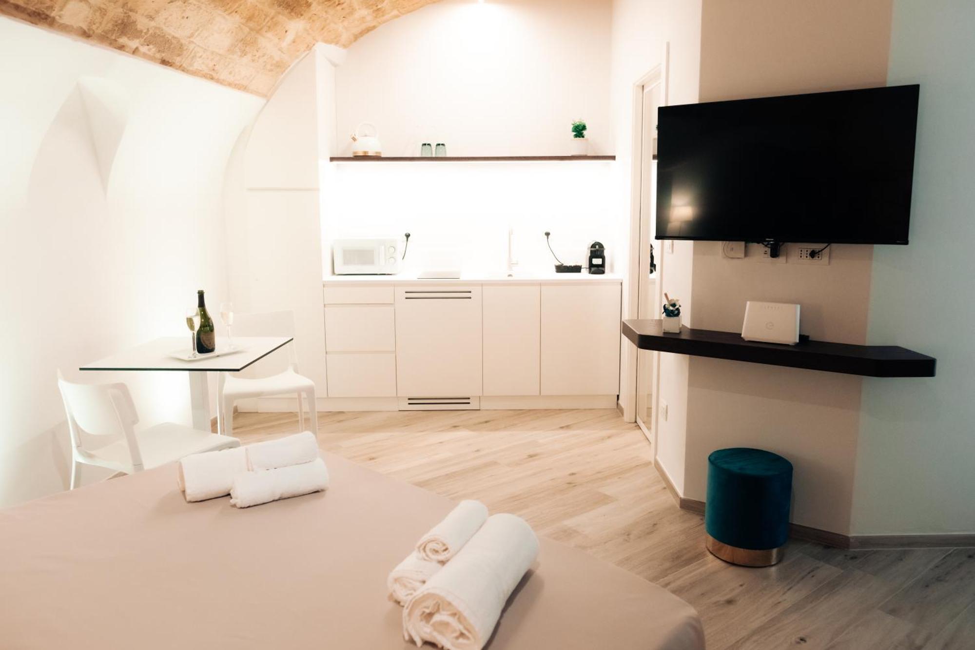 Timeless Apulian Luxury Suite Бари Экстерьер фото
