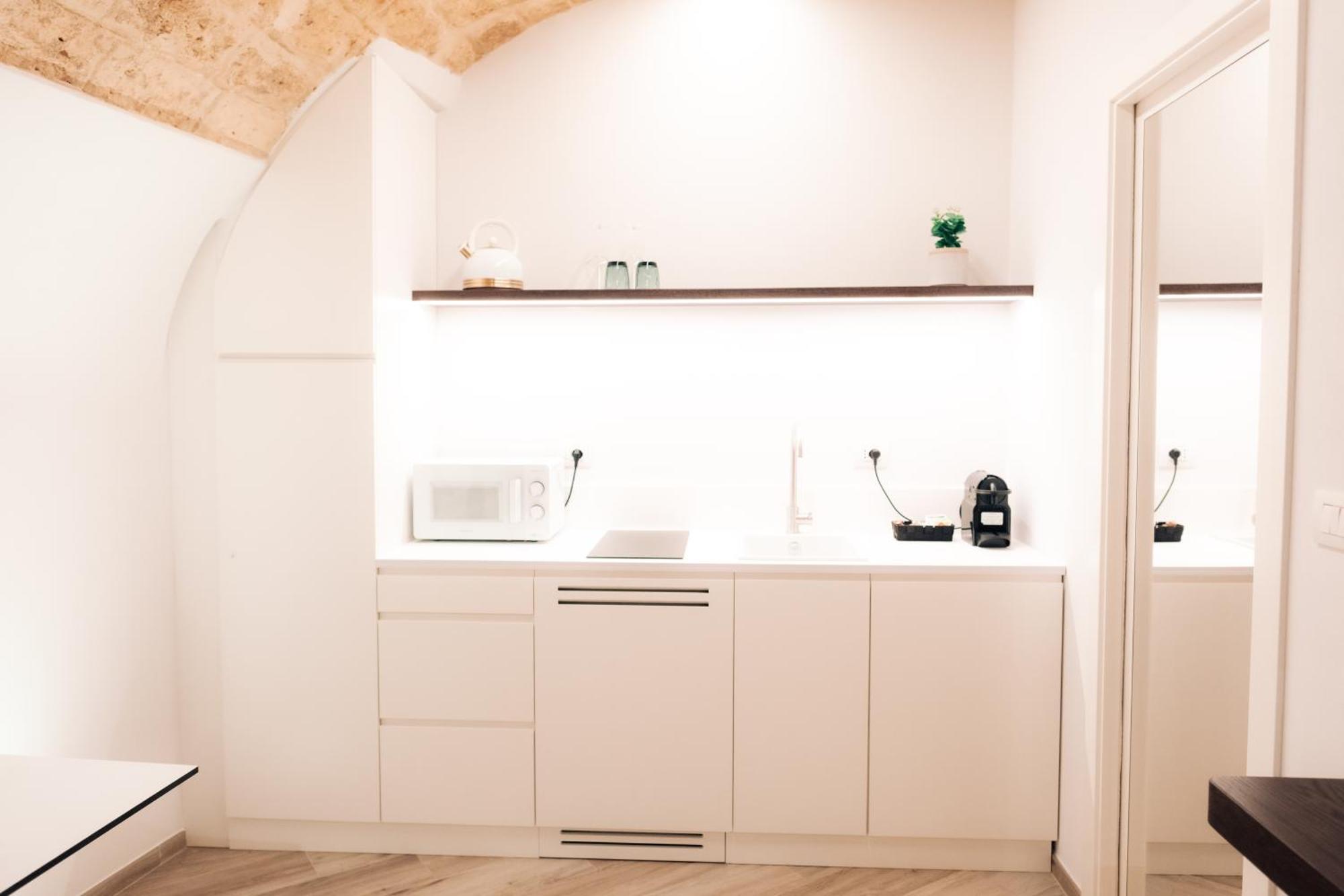 Timeless Apulian Luxury Suite Бари Экстерьер фото