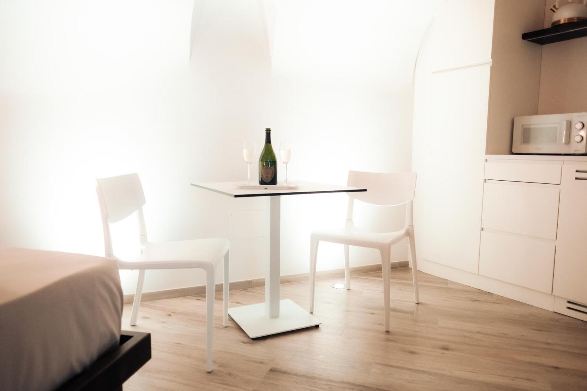 Timeless Apulian Luxury Suite Бари Экстерьер фото